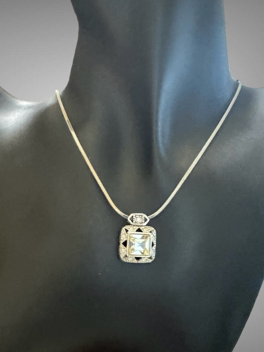 VINTAGE PREMIER DESIGNS NECKLACE